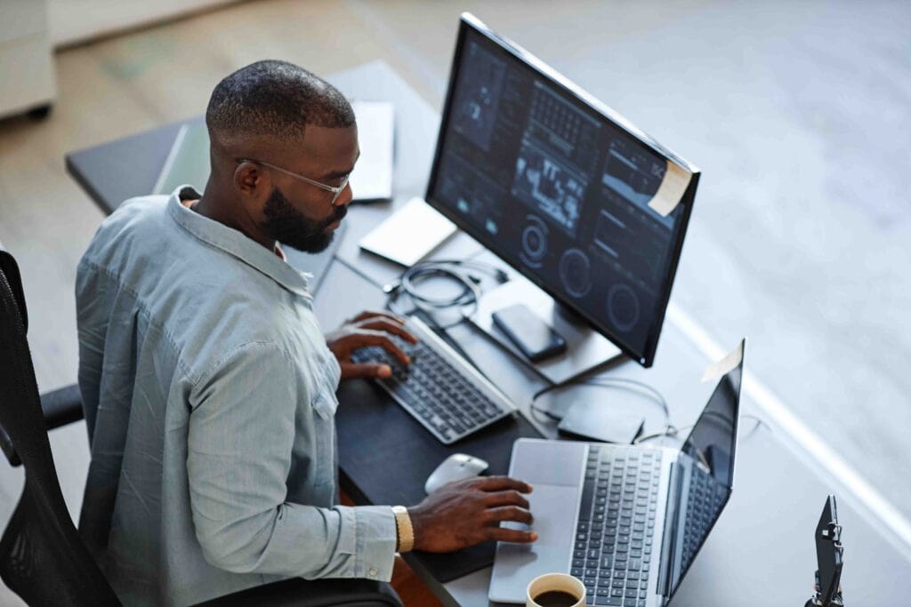 custom data analytics dasboard using business intelligence